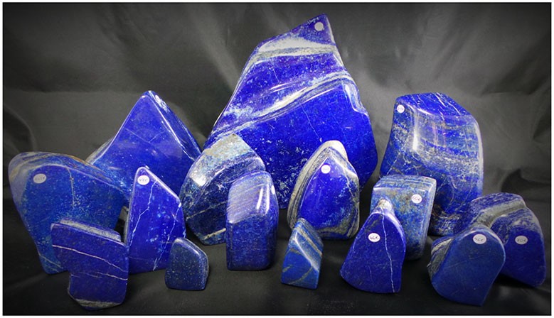 Magnigiques pièces de lapis lazuli de Pakistan